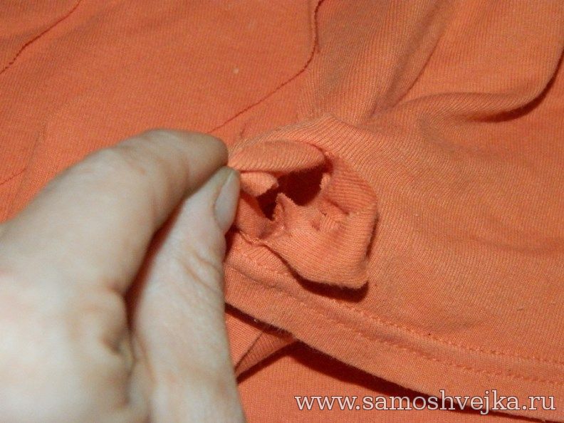 плетіння кісок по низу футболки
