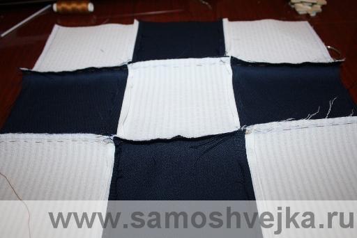 подушка з сердечками