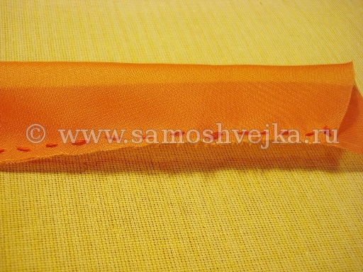 собрать полоску ткани для цветка