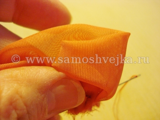 формирование цветка из органзы