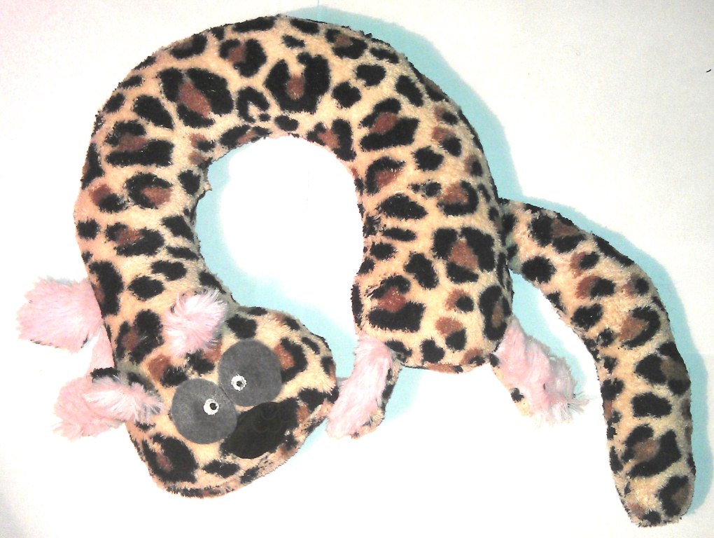 подушка под шею леопард